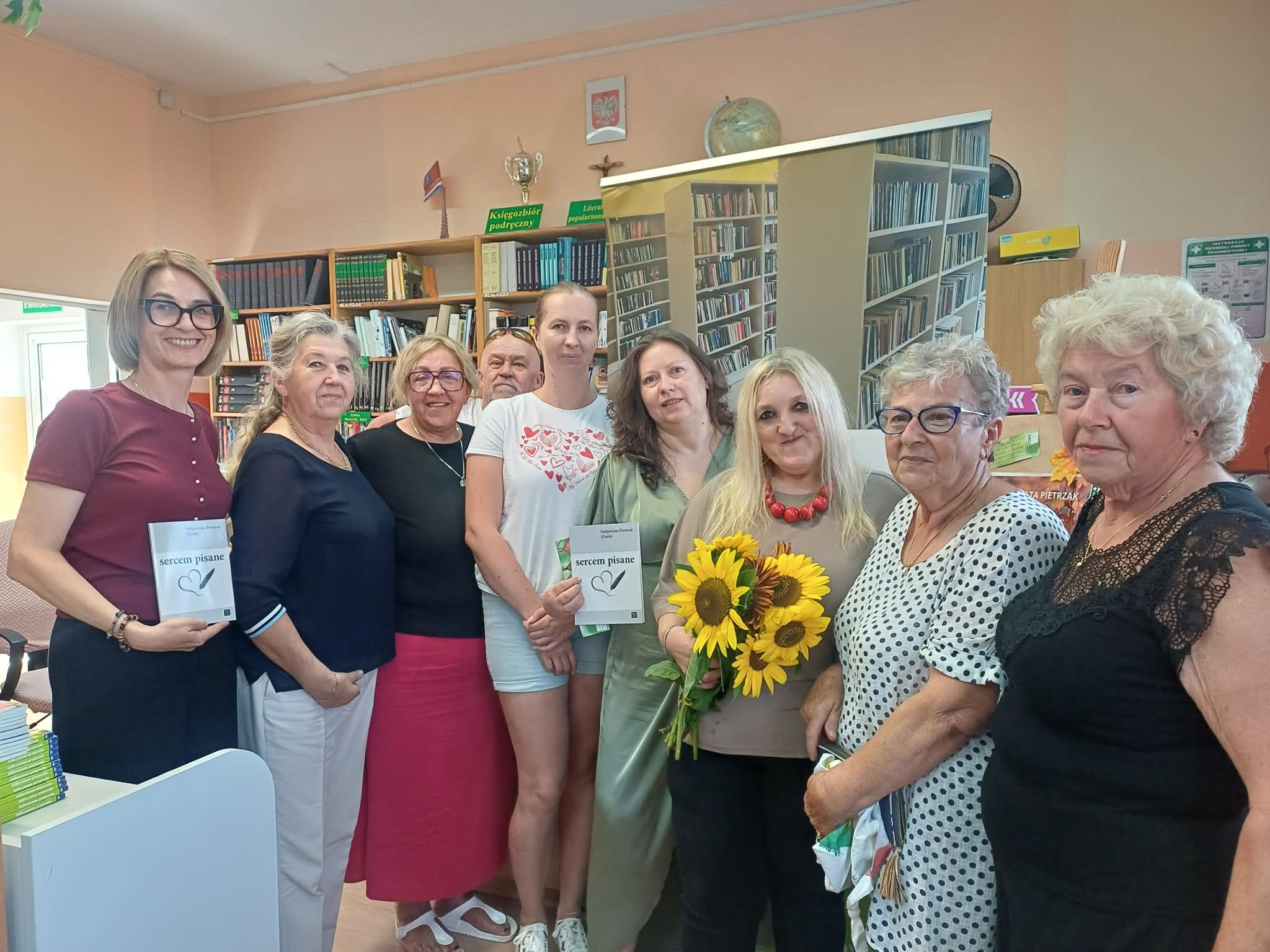 zdjęcie grupowe z autorką